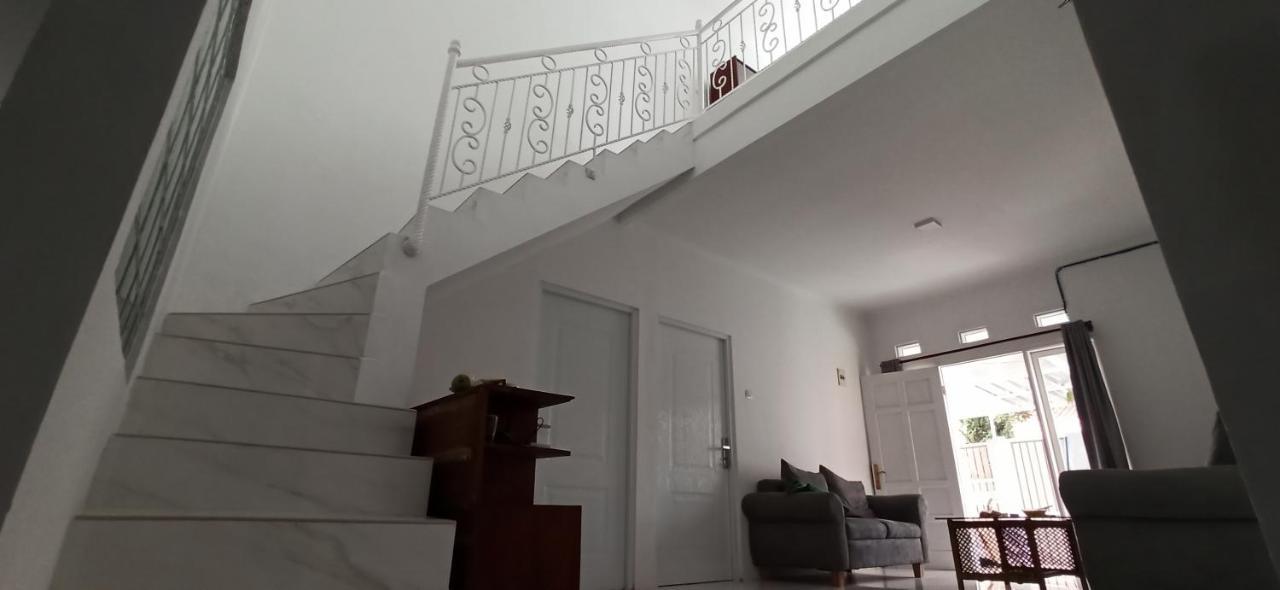 JK House Bandung Villa Bagian luar foto